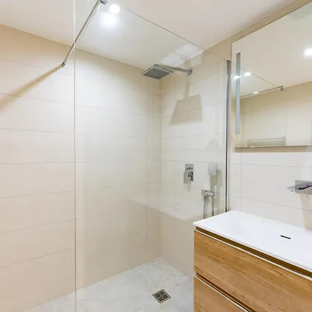 - 3 - St Raph Apartment